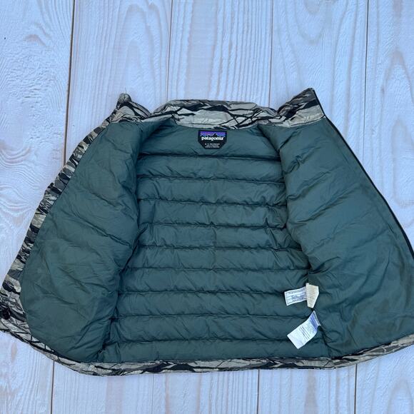 Patagonia Down Sweater Youth Size Small 7-8 Full Zip Puffer Jacket Branch Camo - Picture 7 of 12